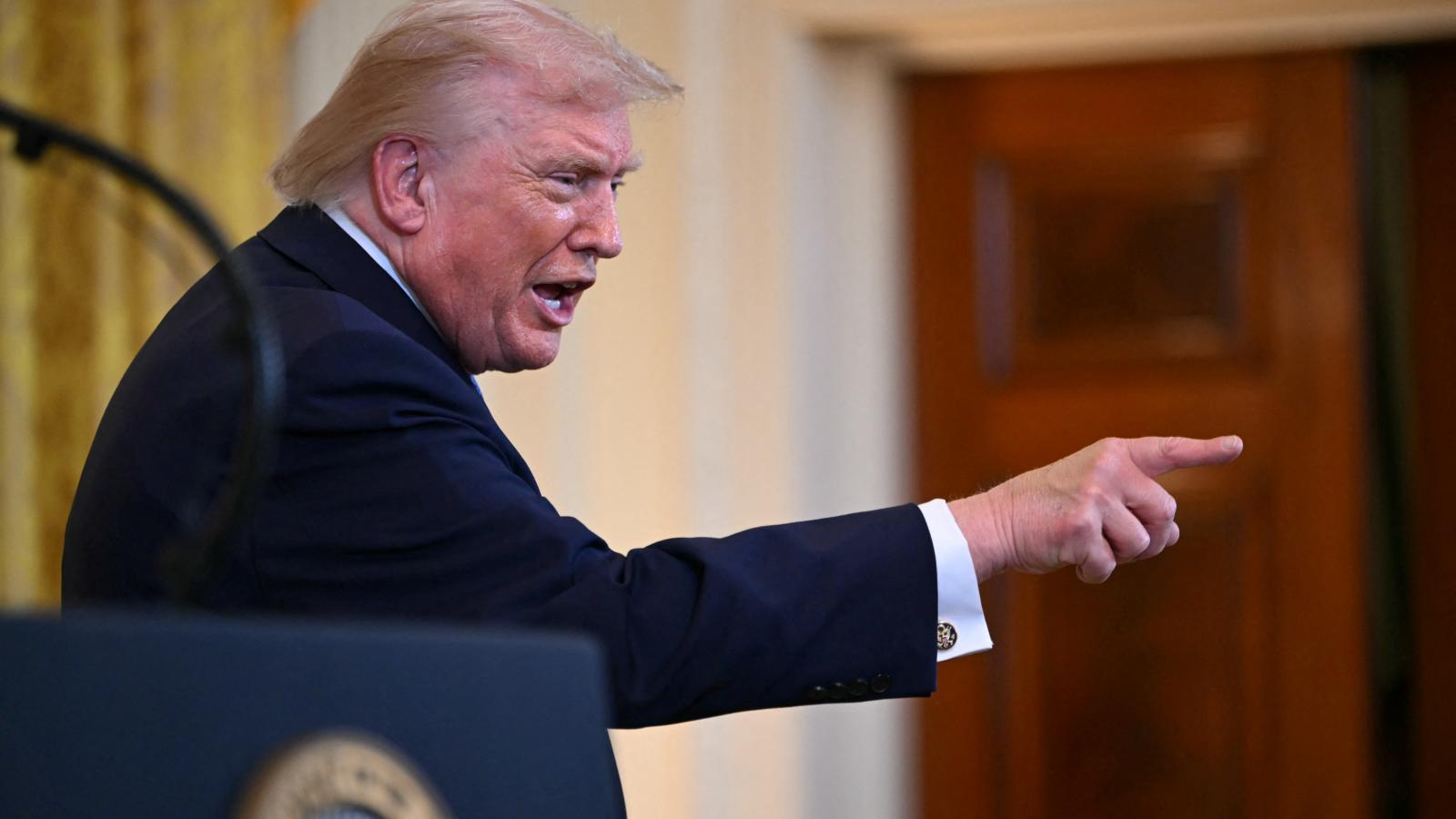 Donald Trump még súlyosabb csapásokat helyezett kilátásba Irán ellen