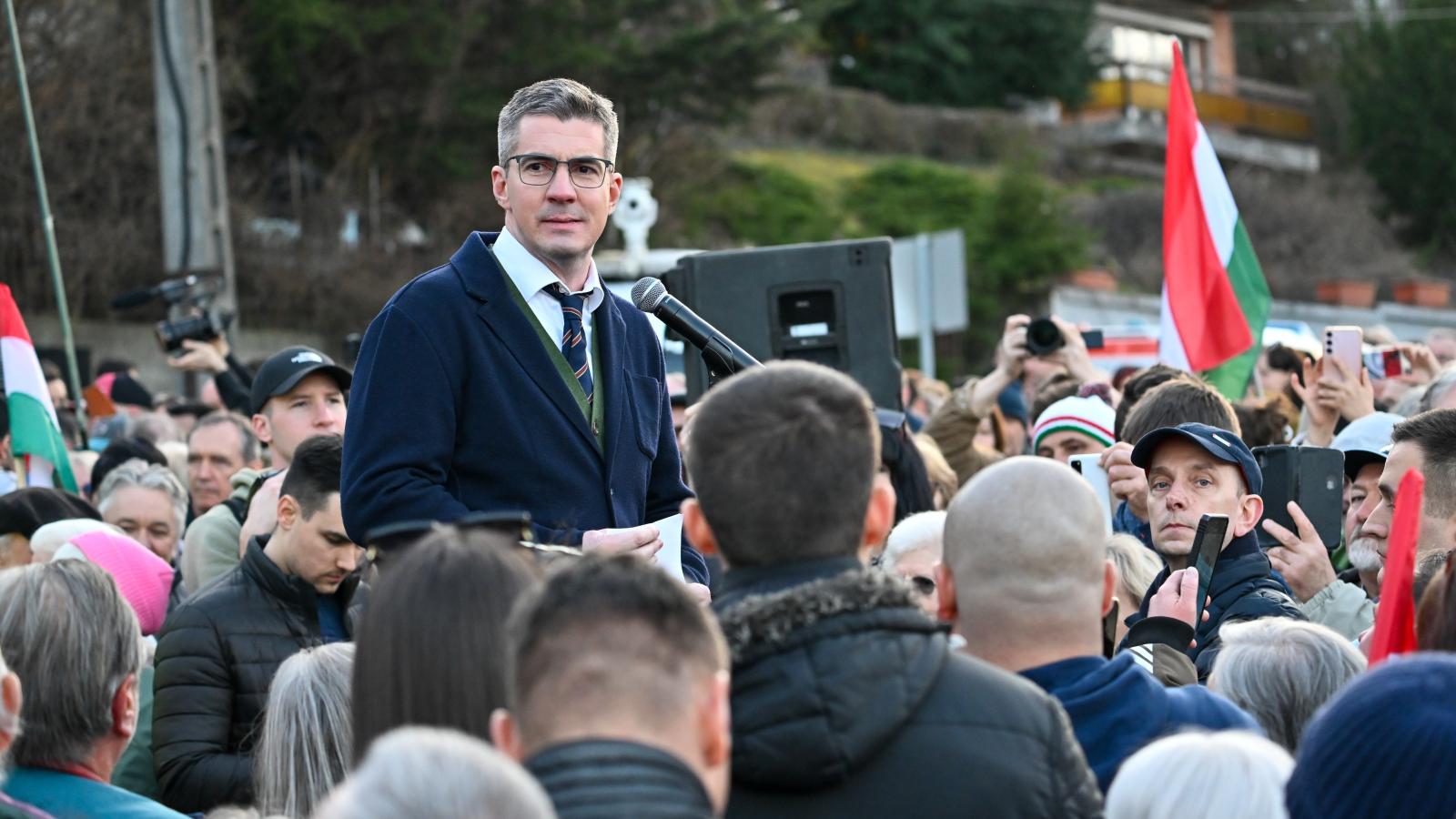 Törvényjavaslatot nyújtott be az ukránoktól lefoglalt pénz és arany miatt Kocsis Máté