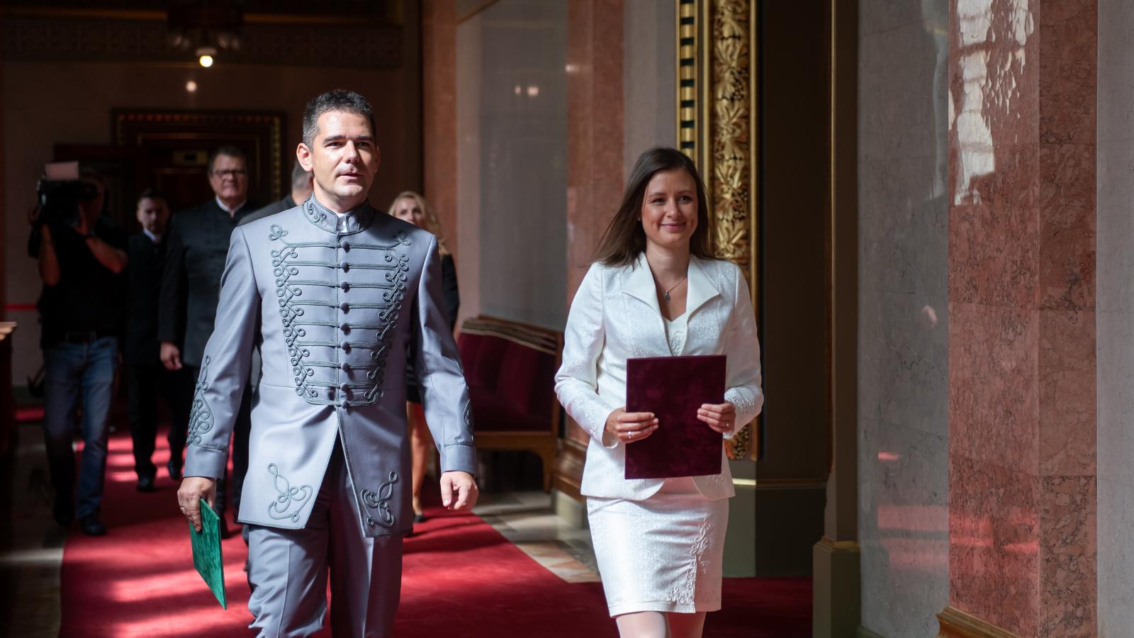 Novák Előd gyerekorvos testvére a Mi Hazánk oltásellenességéről: Szomorú, hogy Dóri és Előd ilyen butaságokat terjesztenek