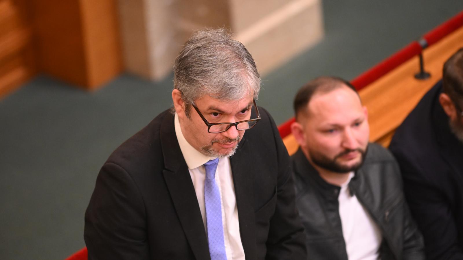 Hadházy Ákos az Országgyűlés plenáris ülésén március 10-én 