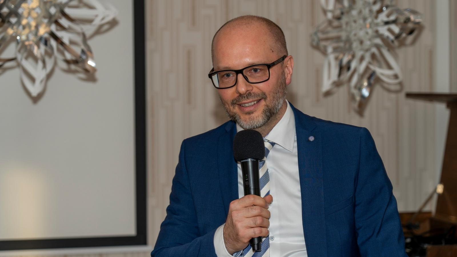 Ézsi Robin - Korábbi felvétel 