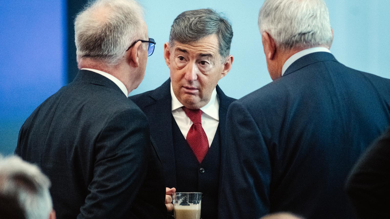 Hazánk leggazdagabb emberénél szegényebb Mike Jordan, Sam Altman