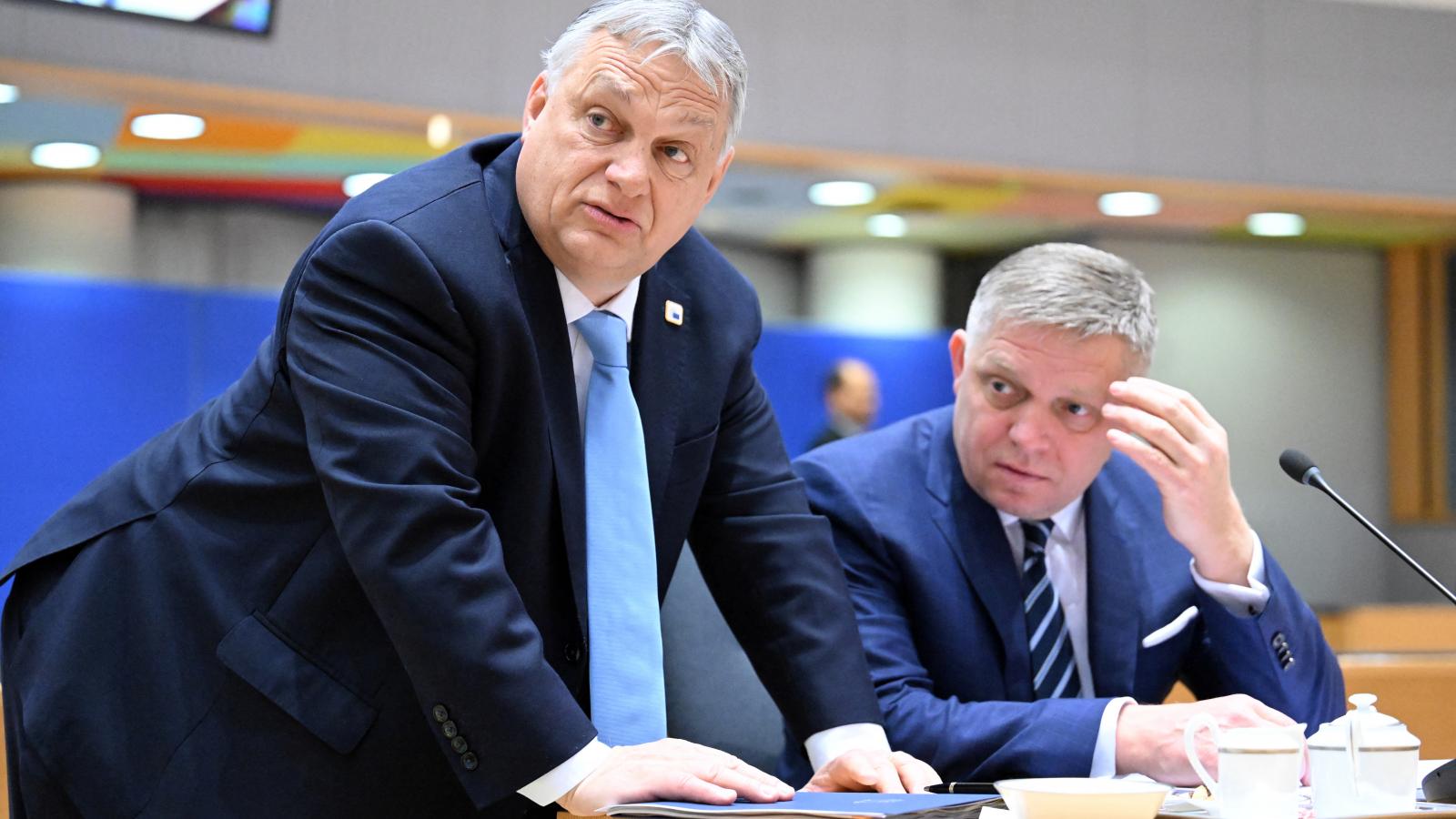 Fico ígérete az Orbán-féle Ukrajna-ellenes vétózás folytatására kérdéses, mivel eddig az utolsó pillanatban mindig kihátrált a magyar kormányfő álláspontja mögül