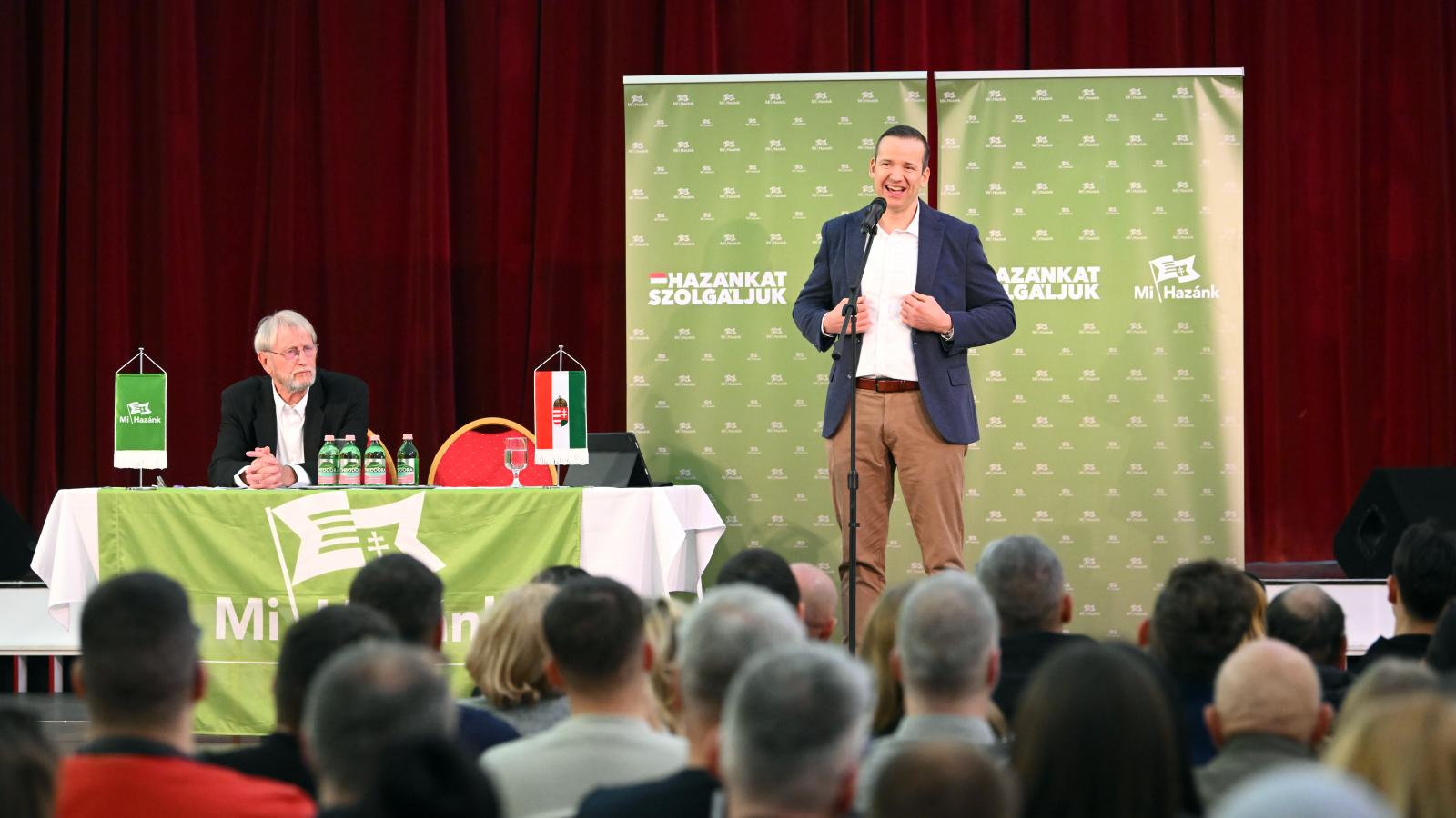 Toroczkai László a rendezvényen. Sokan még vívódnak a Mi Hazánk és a Fidesz között