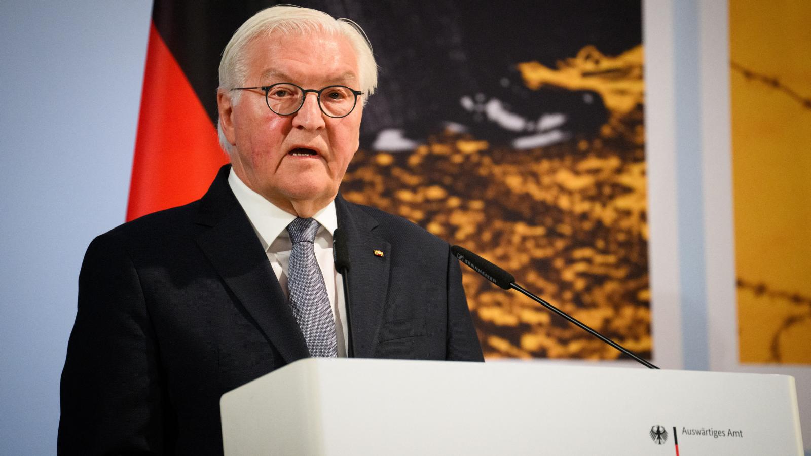 Frank-Walter Steinmeier szövetségi elnök beszédet mond a "Köztársasági Külügyminisztérium újjáalapításának 75. évfordulója" című rendezvényen a Külügyminisztériumban, Berlinben, 2026. március 24-én.