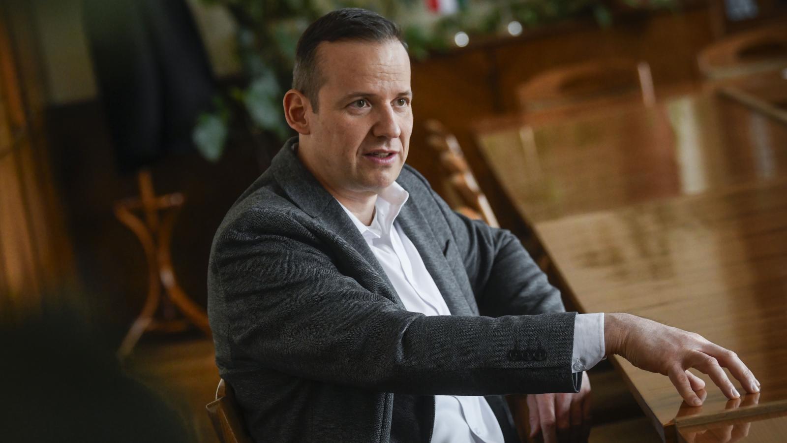 Toroczkai László és a Mi Hazánk szívesen lenne a mérleg nyelve