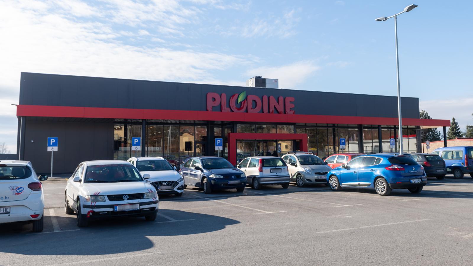 Bevásárlóközpont Pélmonostorban 