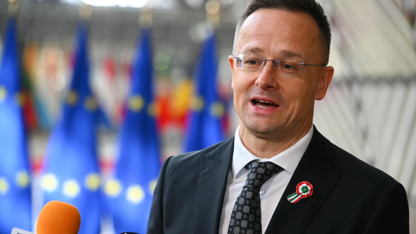 Vizsgálóbizottság felállítását sürgetik Szijjártó Péter ügyében Ausztriában