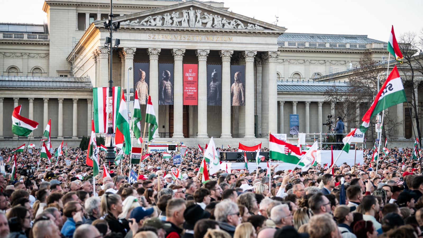 A Tisza Párt március 15-i rendezvénye a Hősök terén 