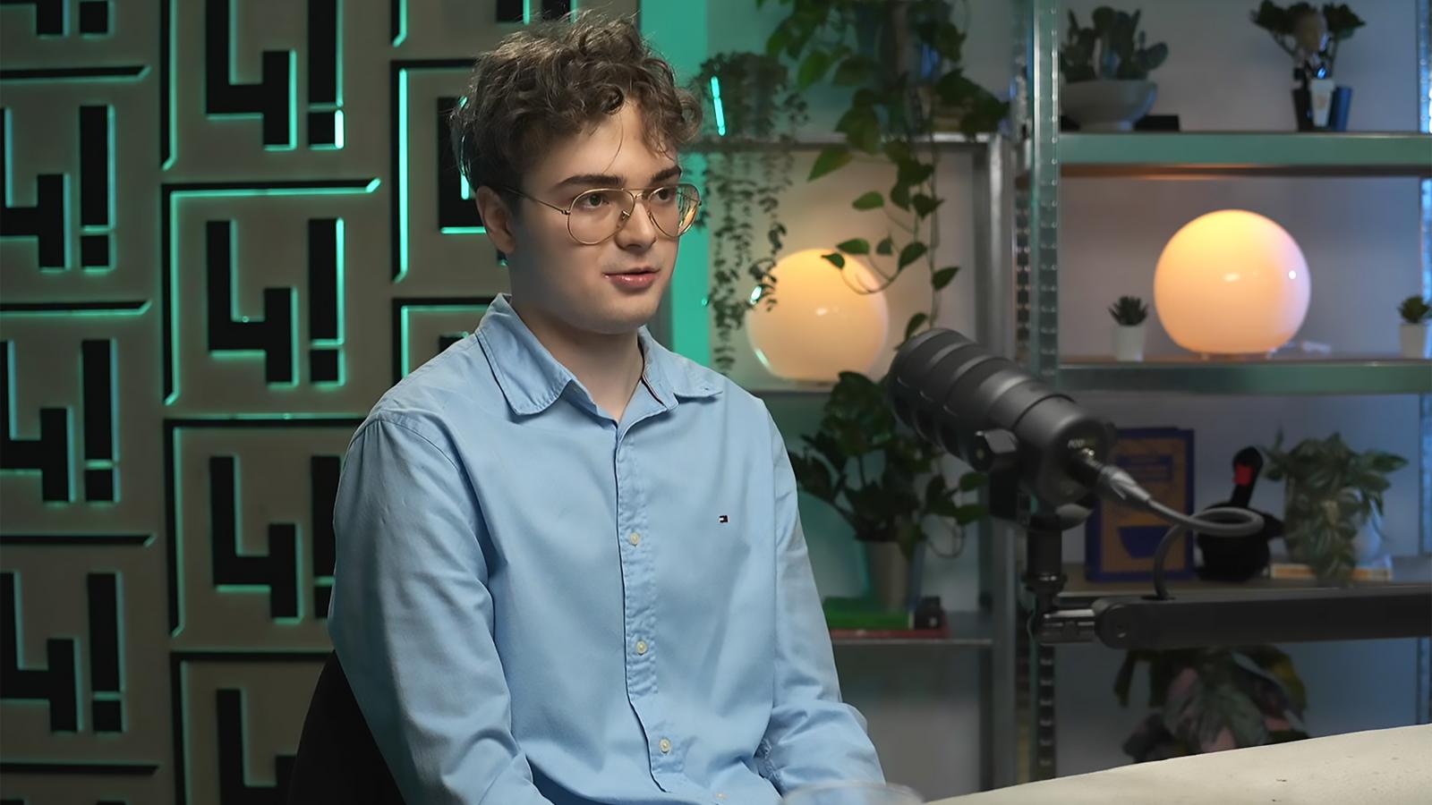 Hrabóczki Dániel, azaz Gundalf  a 444. hu podcastjében.