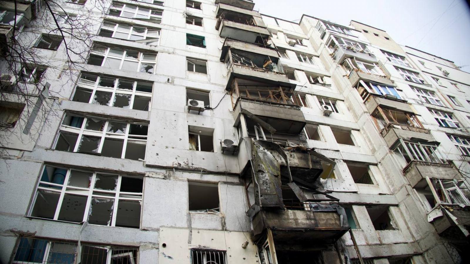 Egy korábbi légitámadás felvétele Ukrajnában, Szinyelnyikovéban 2025. november 23-án.