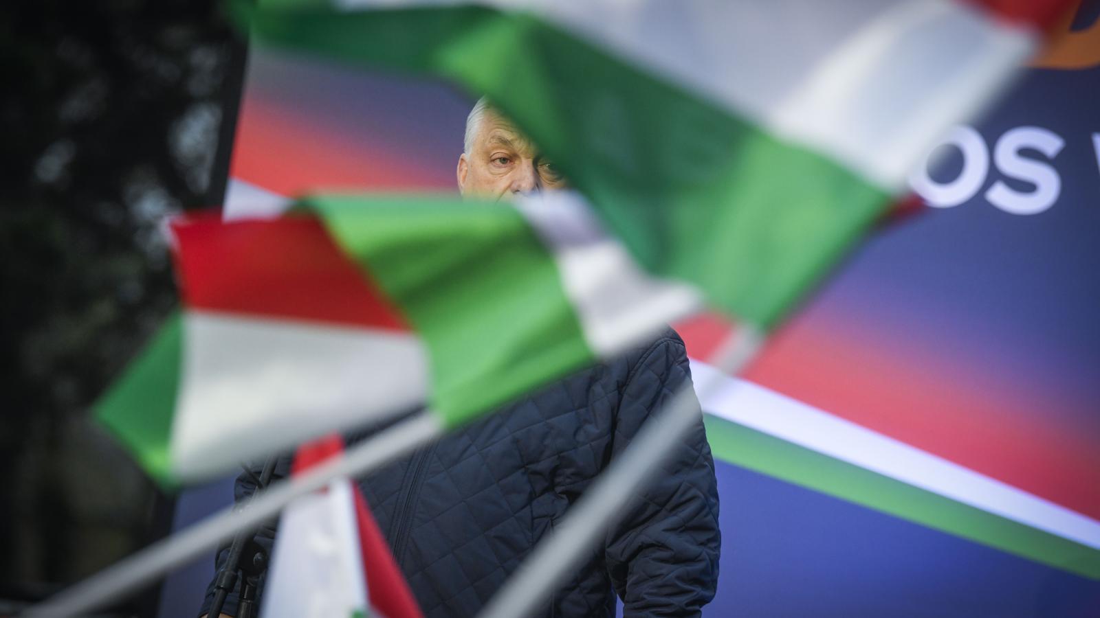 Orbán Viktor Ócsán. Drámai fordulat jöhet Budapesttől délre. A Fidesz úgy tűnik, hiába próbálta meg visszabillenteni a régiót