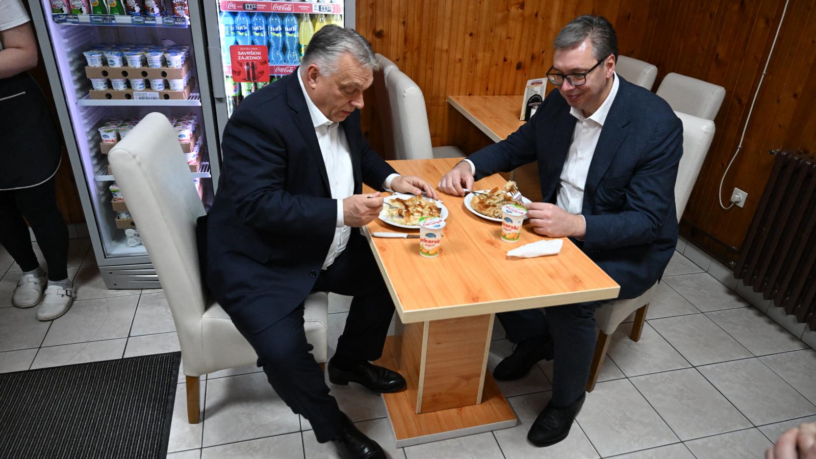 Orbán Viktor és Aleksandar Vučić barátsága politikai érdekvezérelt. Ha Orbán bukik, az szerb barátja helyzetét is megrendítheti