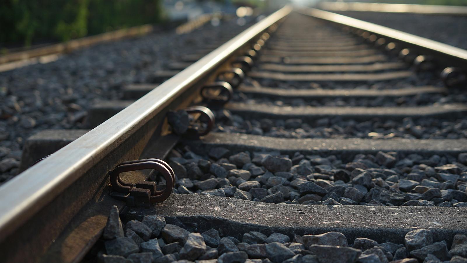 Vonat alá esett egy ember Mihályházánál