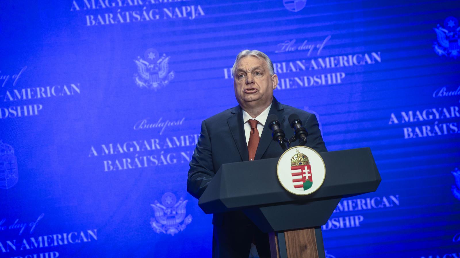 Orbán Viktor Sopronban azzal ijesztgette a híveit, mi lesz, ha magyar fizetésből kell az Ausztriára jellemző áron üzemanyagot venni