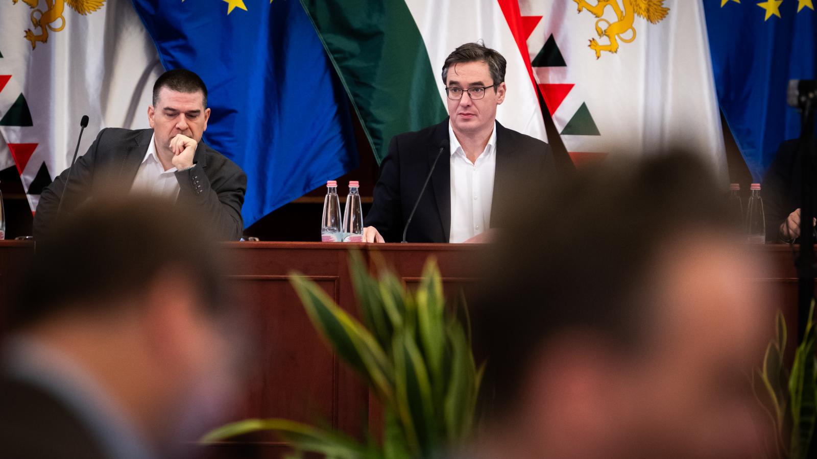 Karácsony Gergely főpolgármester és Kiss Ambrus. Még több irányba húzhat a közgyűlés