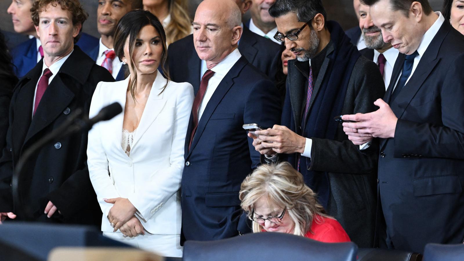 Milliárdosok (Zuckerberg, Bezos, Pichai, Musk) Trump beiktatásán – nem érzik át a mérhetetlen vagyonhoz kapcsolódó óriási felelősséget