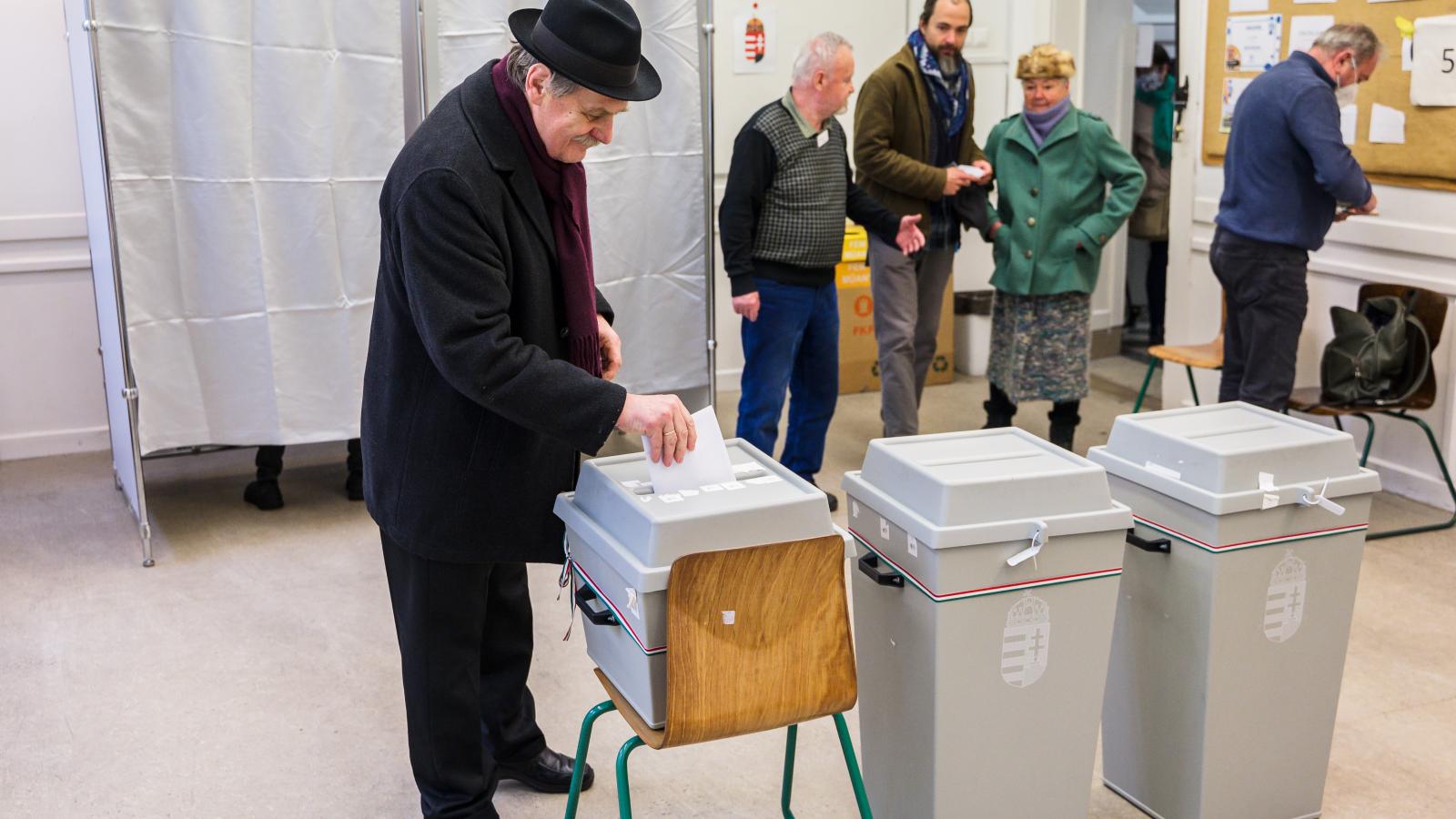 Szavazók Budapesten 2022-ben. Most kiélezettebb a helyzet