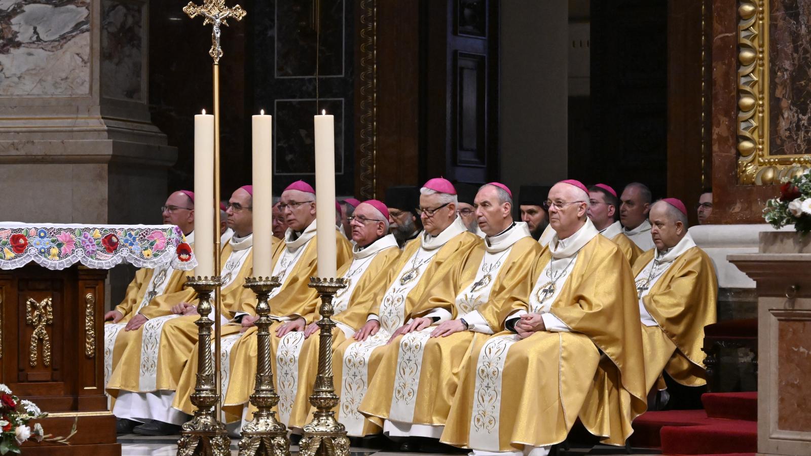 A Magyar Katolikus Püspöki Konferencia tagjai