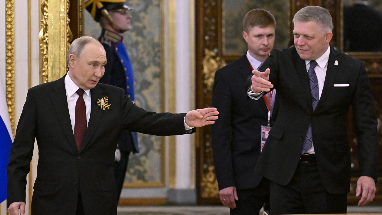 Robert Fico 2025. május 9-én is elutazott Moszkvába Vlagyimir Putyinhoz