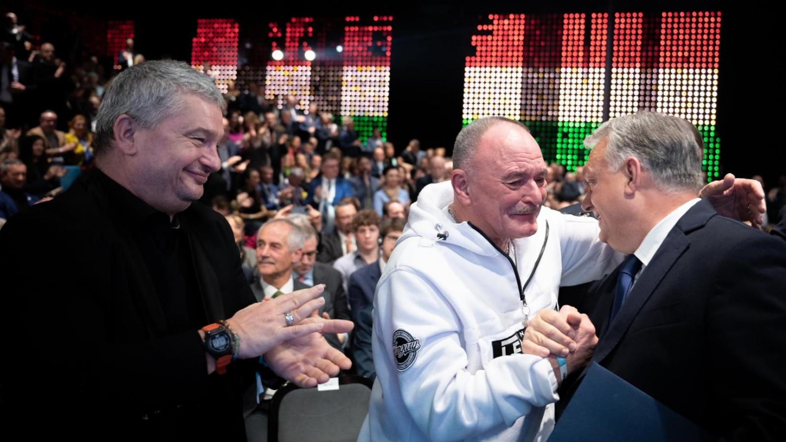 Nagy Feró Orbán Viktorral a miniszterelnök 2024. február 17-i évértékelőjén