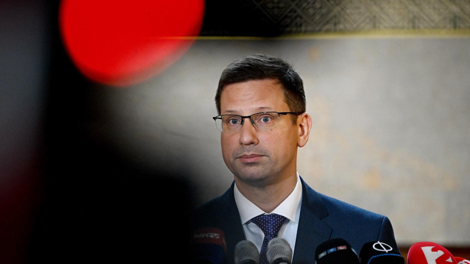 Gulyás Gergely az Országgyűlés alakuló ülését előkészítő tárgyalás utáni sajtótájékoztatón április 21-én 