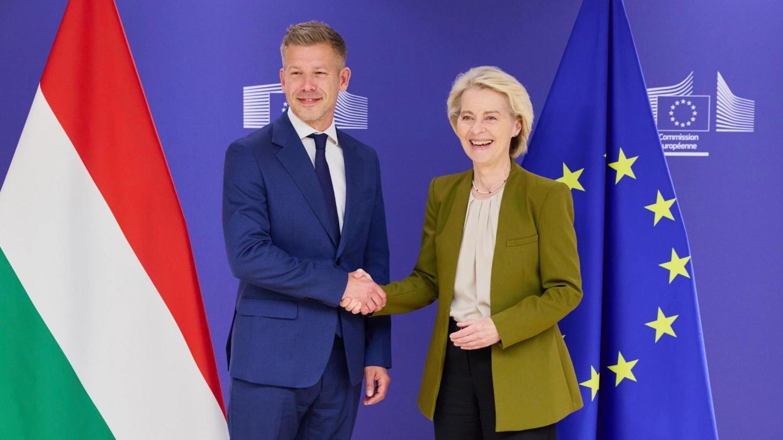 Magyar Péter szerdán Ursula von der Leyen