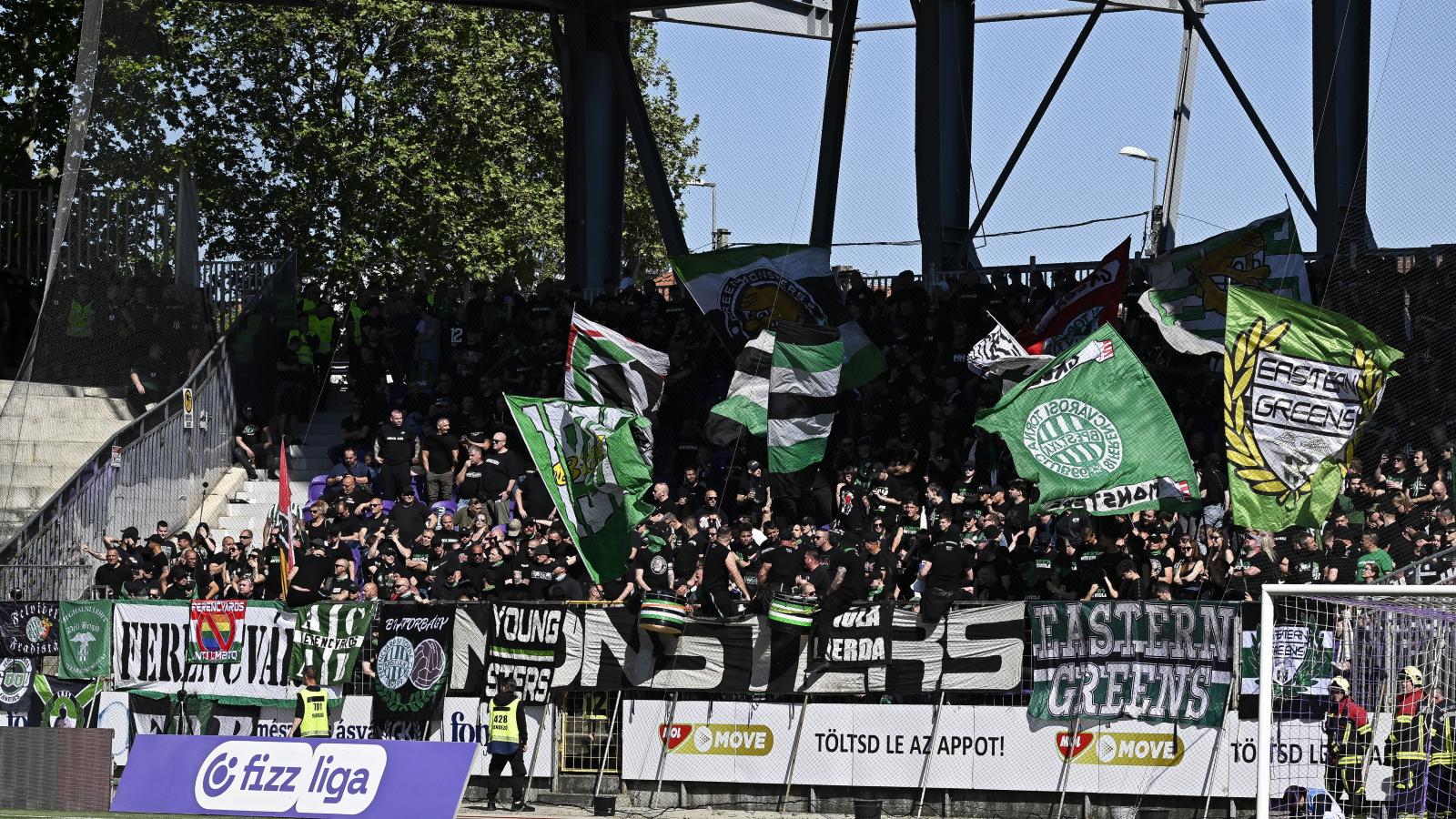 A Ferencváros szurkolói a labdarúgó Fizz Liga 32. fordulójában játszott Újpest FC - Ferencvárosi TC mérkőzésen a Szusza Ferenc Stadionban 2026. május 3-án.