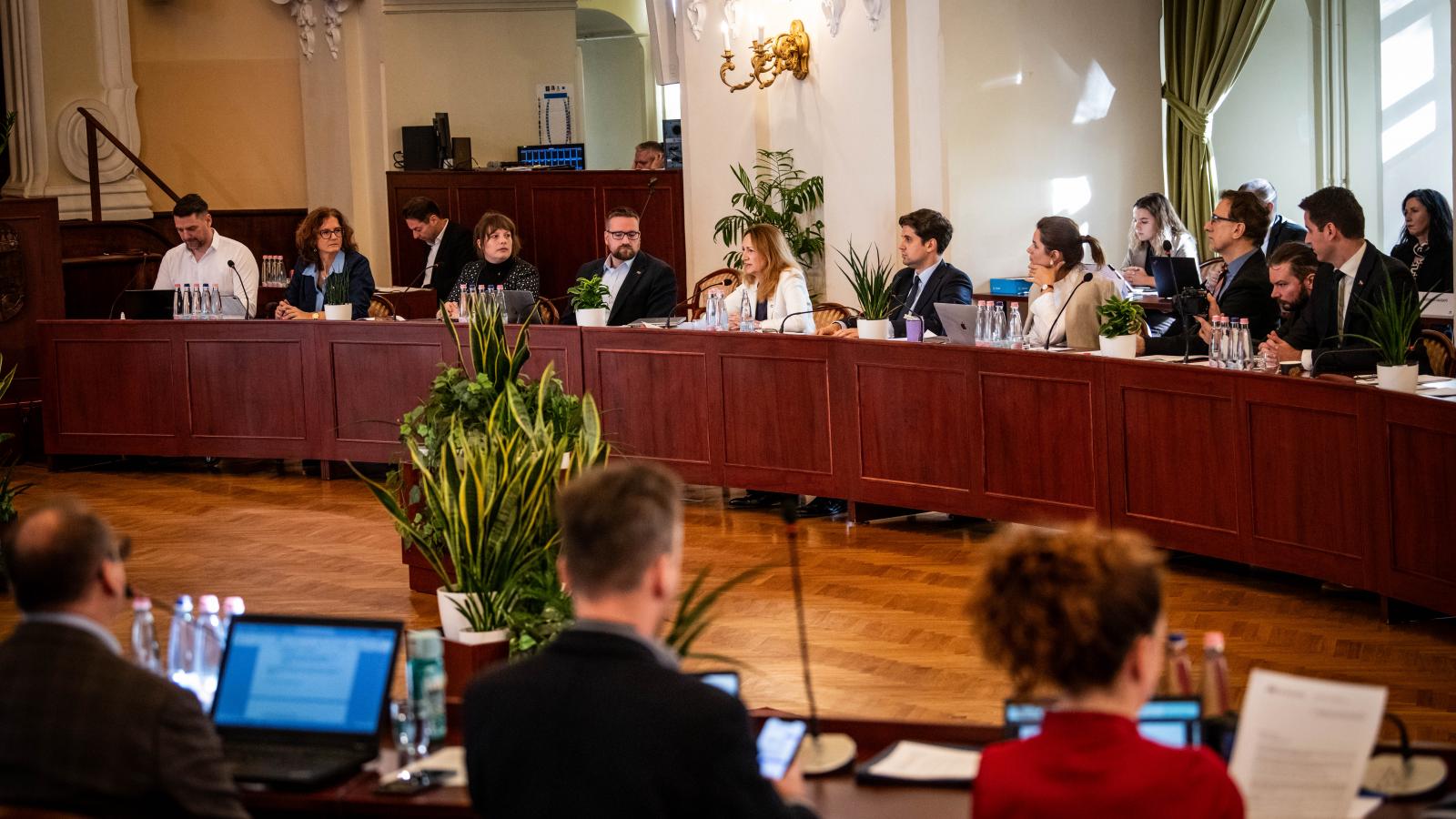 A tiszás győzelem épp Magyar Péter pártját hozta nehéz helyzetbe a fővárosban
