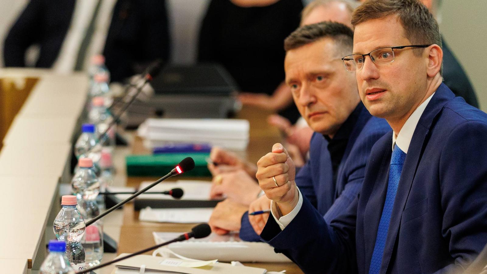 Rogán Antal és Gulyás Gergely a május 14-i kormányzati átadás-átvételen