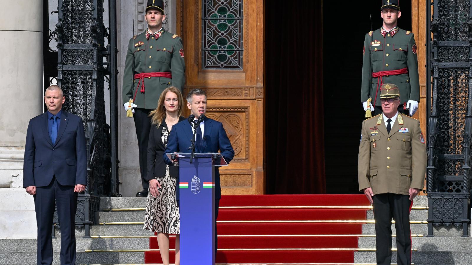 Magyar Péter az Országház előtti Kossuth Lajos téren, 2026. június 4-én