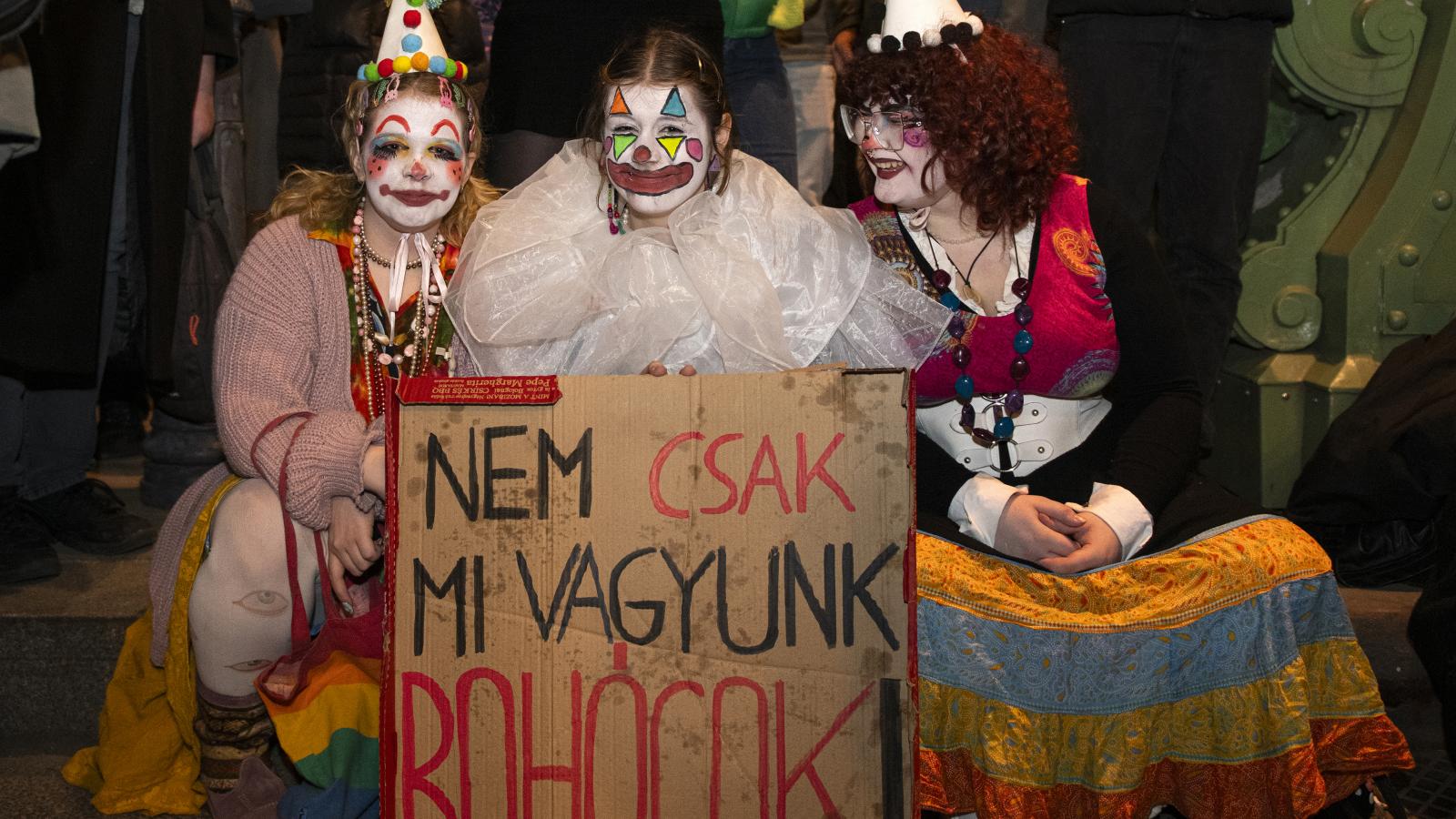 Megoszlanak a vélemények, a mostani rendszerváltást lehet-e Z generációs forradalomnak nevezni