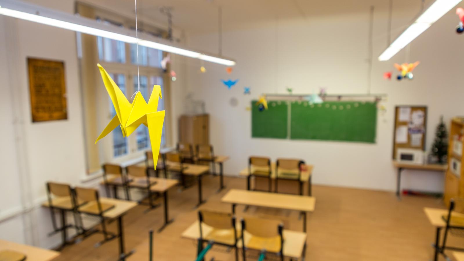 Üres osztályterem. Az Európai Bizottság szerint bőven van feladat