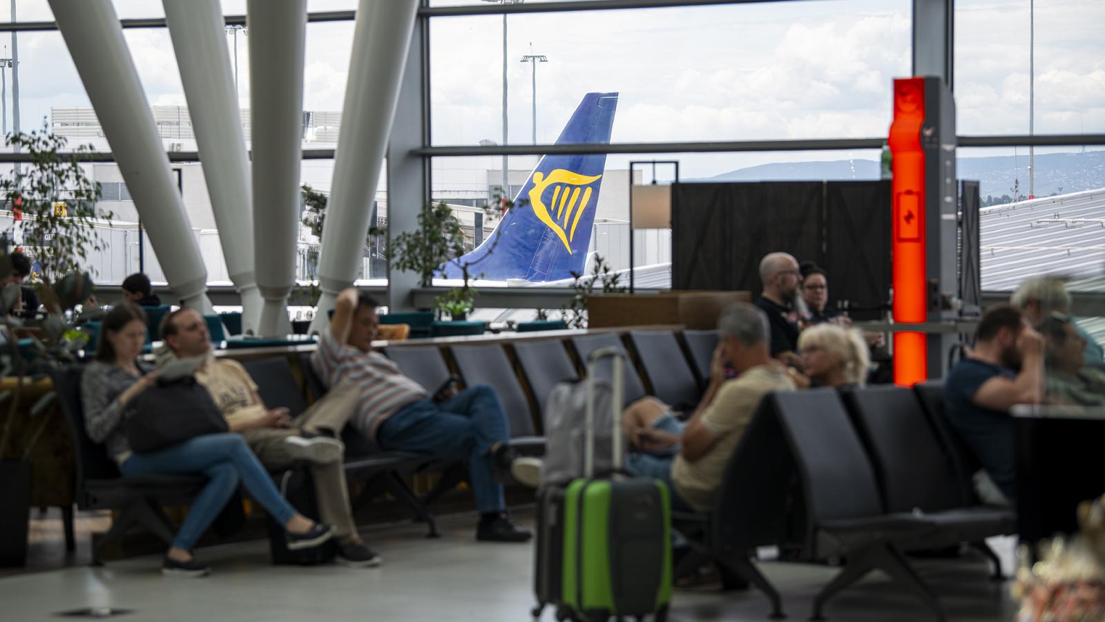 Minél később vásárol az utazó plusz szolgáltatásokat, például csomagfeladást, annál többet fizet