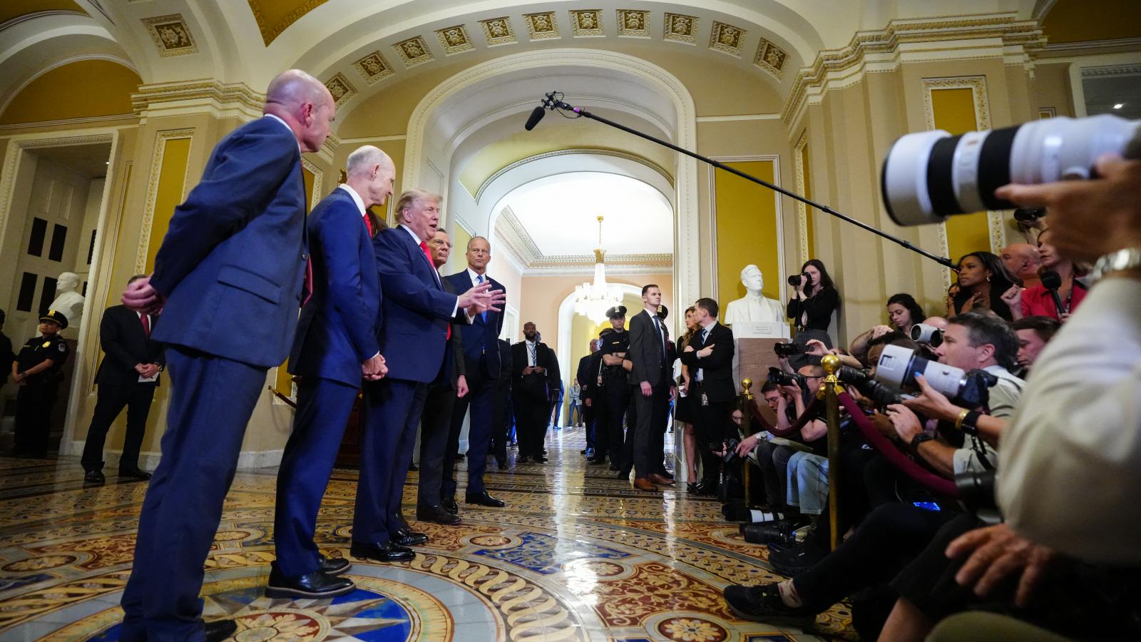 Az elnök egyelőre meg tudta rendszabályozni a szenátorokat