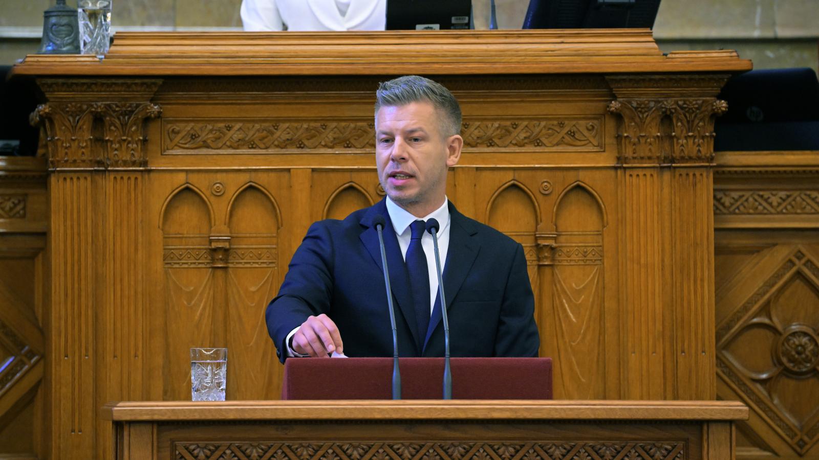 Magyar Péter miniszterelnök napirend előtt szólal fel az Országgyűlés rendkívüli ülésén 2026. június 23-án