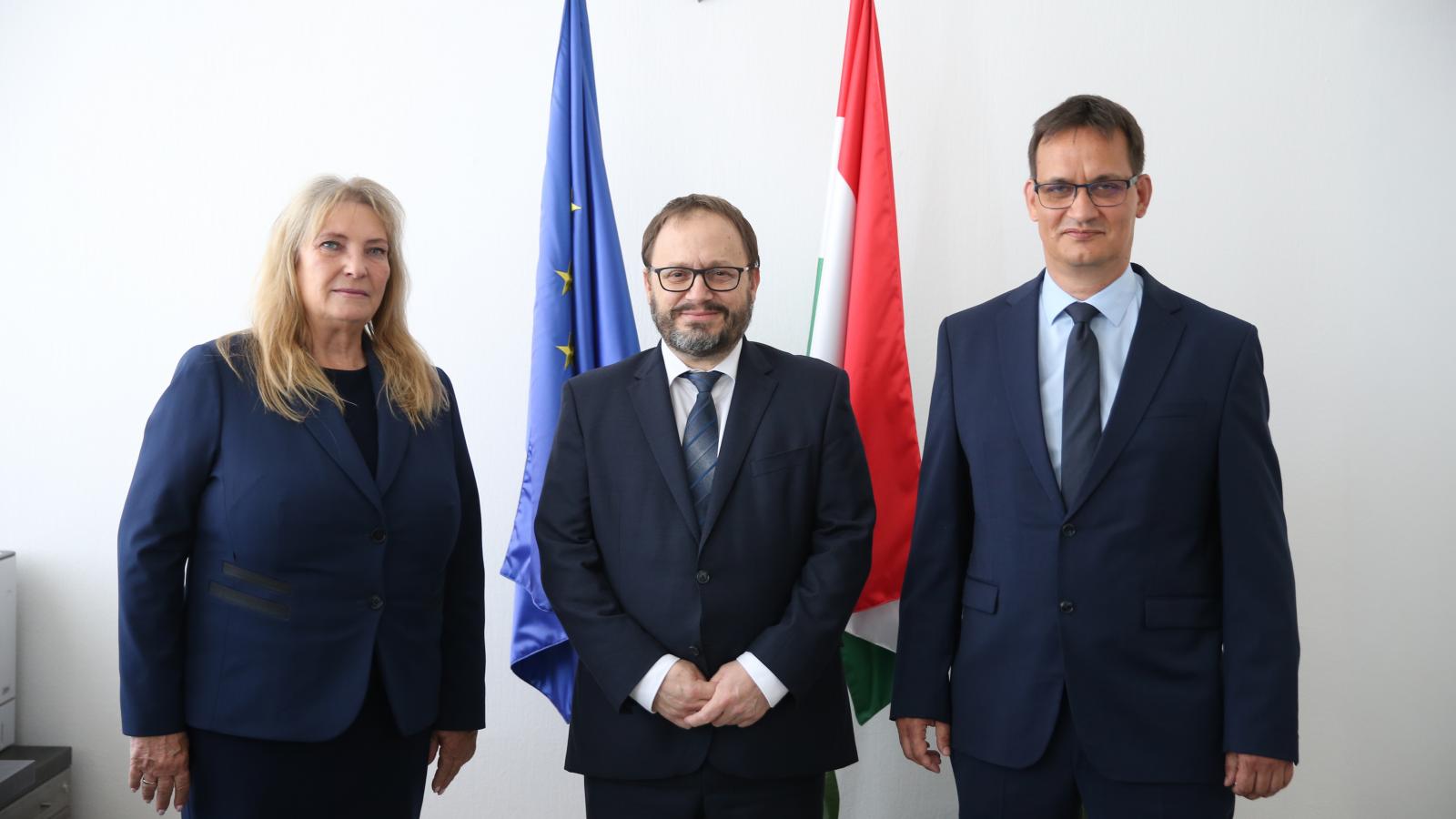 Tamásné Czinege Csilla, Kármán András és Czöndör Szabolcs 