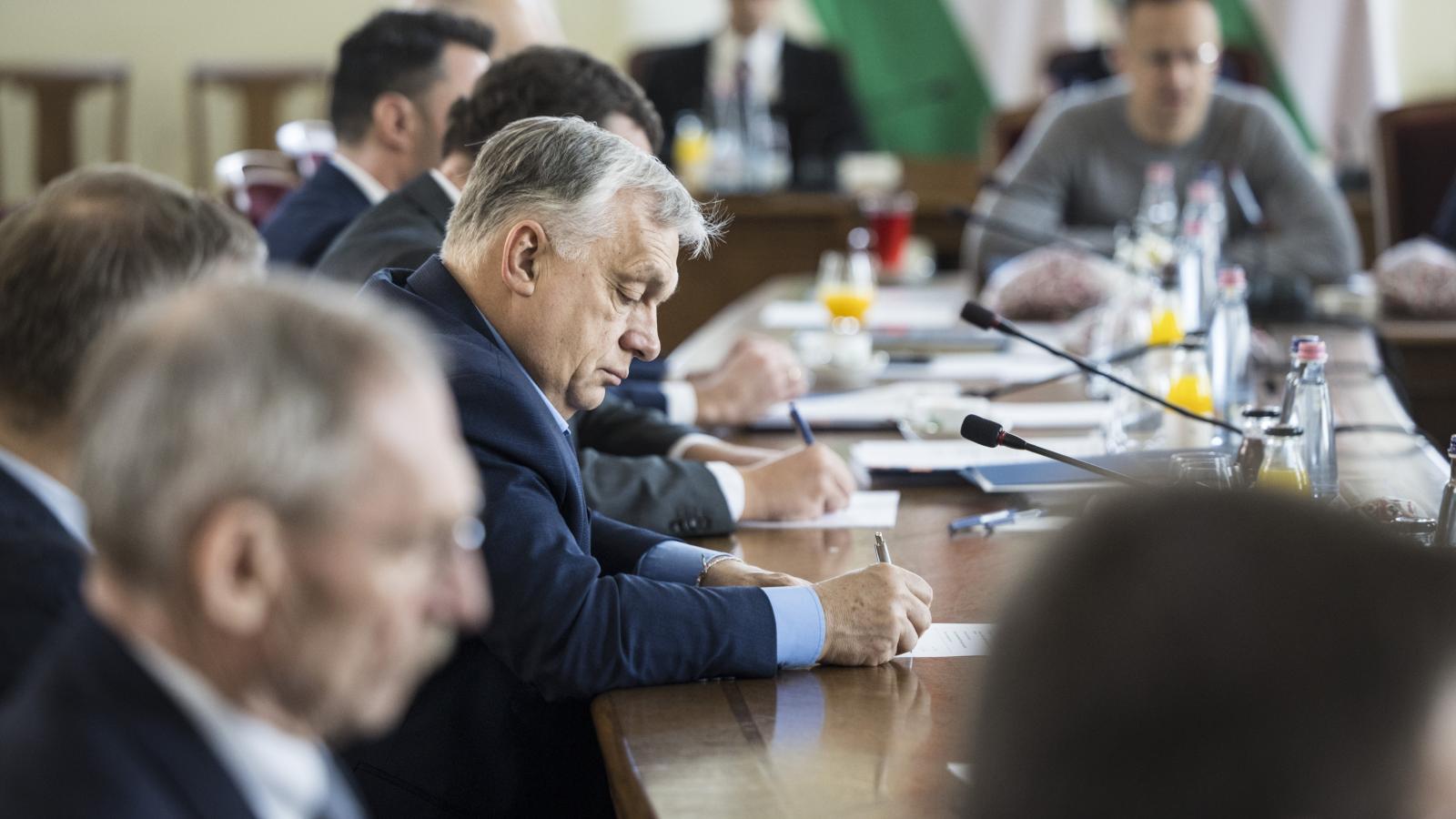 Orbán Viktor kormányülésen, 2026. március 11-én