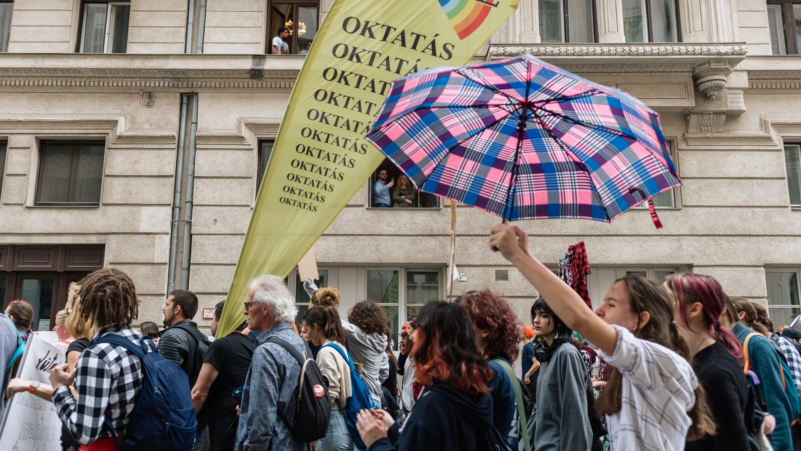 Tüntet a PDSZ 2023-ban a státusztörvény ellen. Most mérgesek a „bábszervezetre”