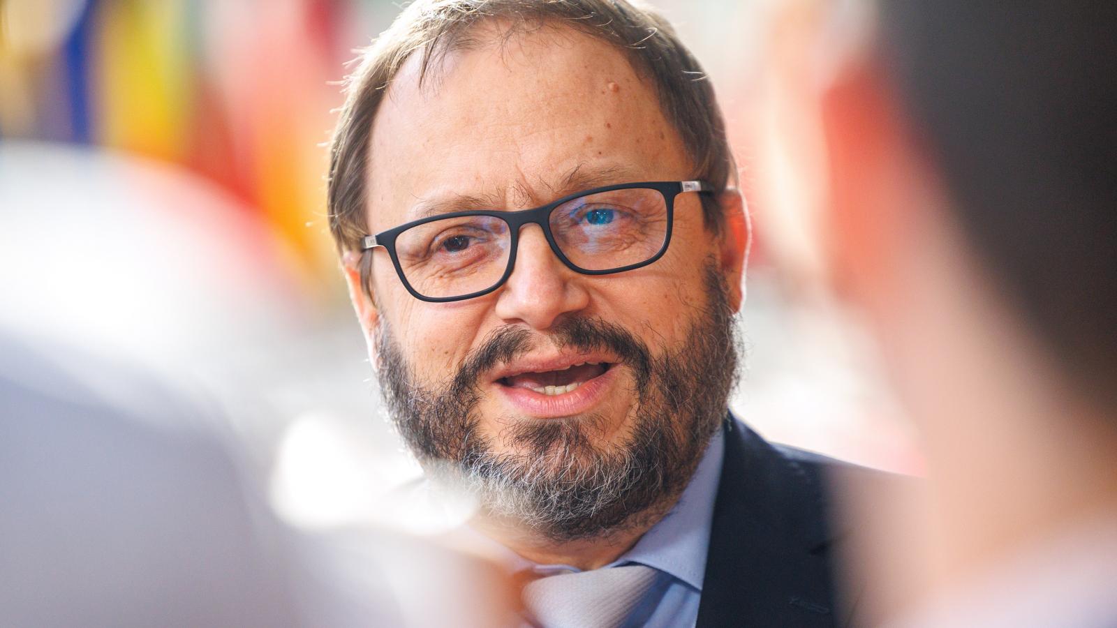 Kármán András az Ecofin brüsszeli ülésére érkezik július 10-én
