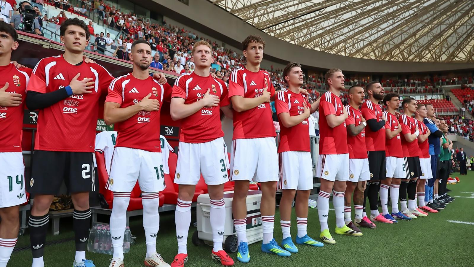 A magyaron kívül egyetlen valaha világbajnoki döntőt játszó válogatott sincs, amely negyven éve kiiratkozott volna a vb-ről