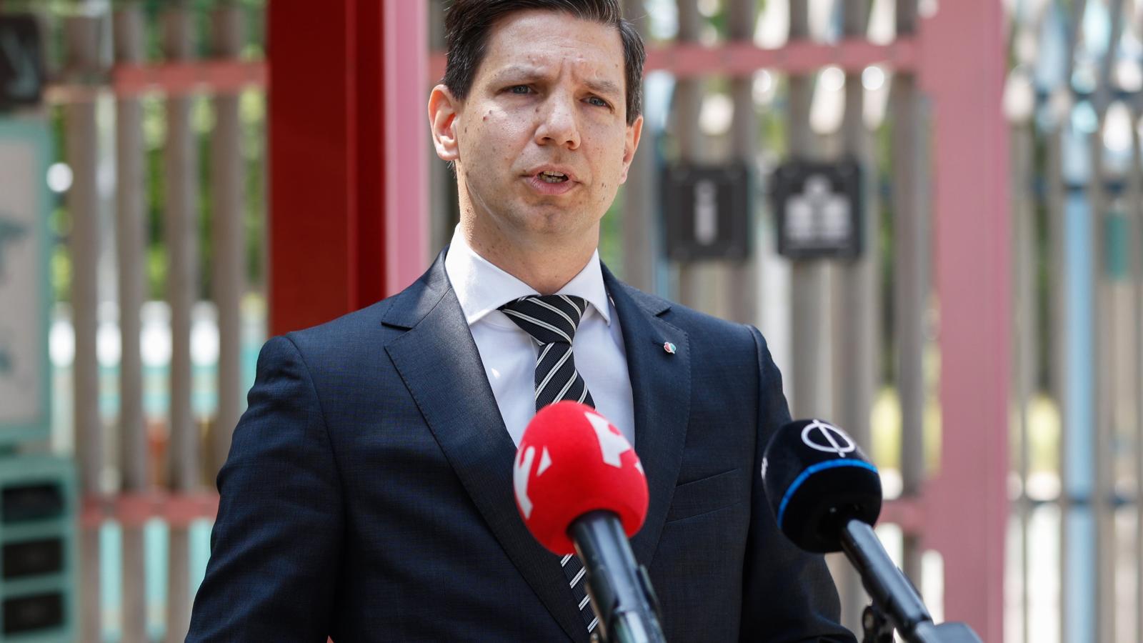 Csendes Olivér - Korábbi felvétel