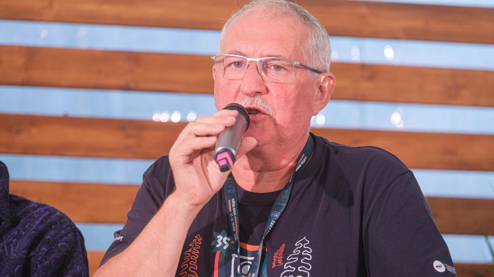 Toró T. Tibor a 35. Bálványosi Nyári Szabadegyetem és Diáktábor (Tusványos) megnyitóján július 22-én 