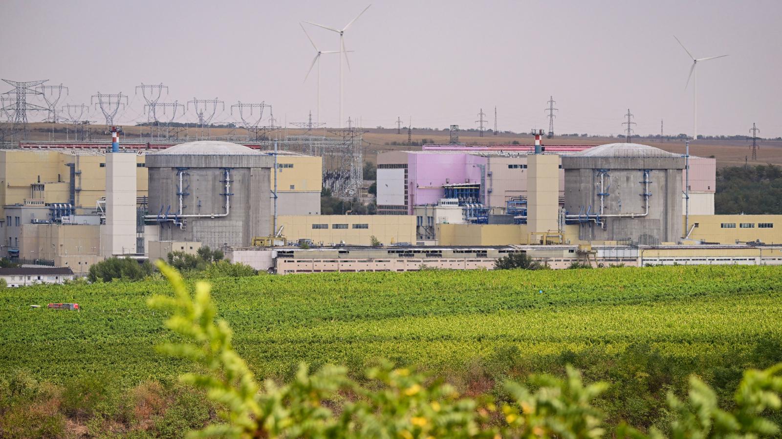 Cernavodă két blokkja egyenként 706 megawatt teljesítményű, együtt Románia villamosenergia-termelésének csaknem ötödét adják