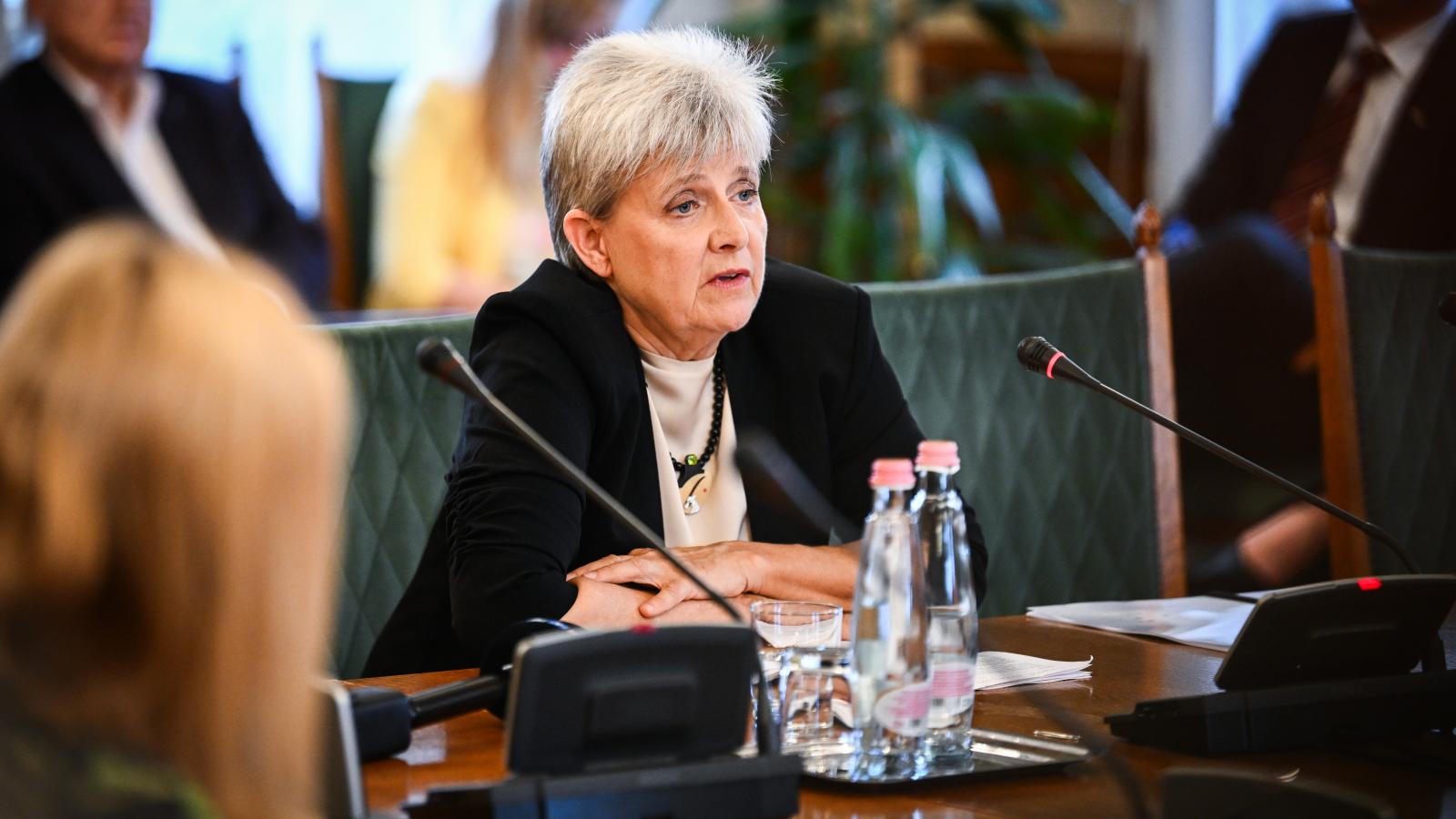 Lannert Judit - Korábbi felvétel 