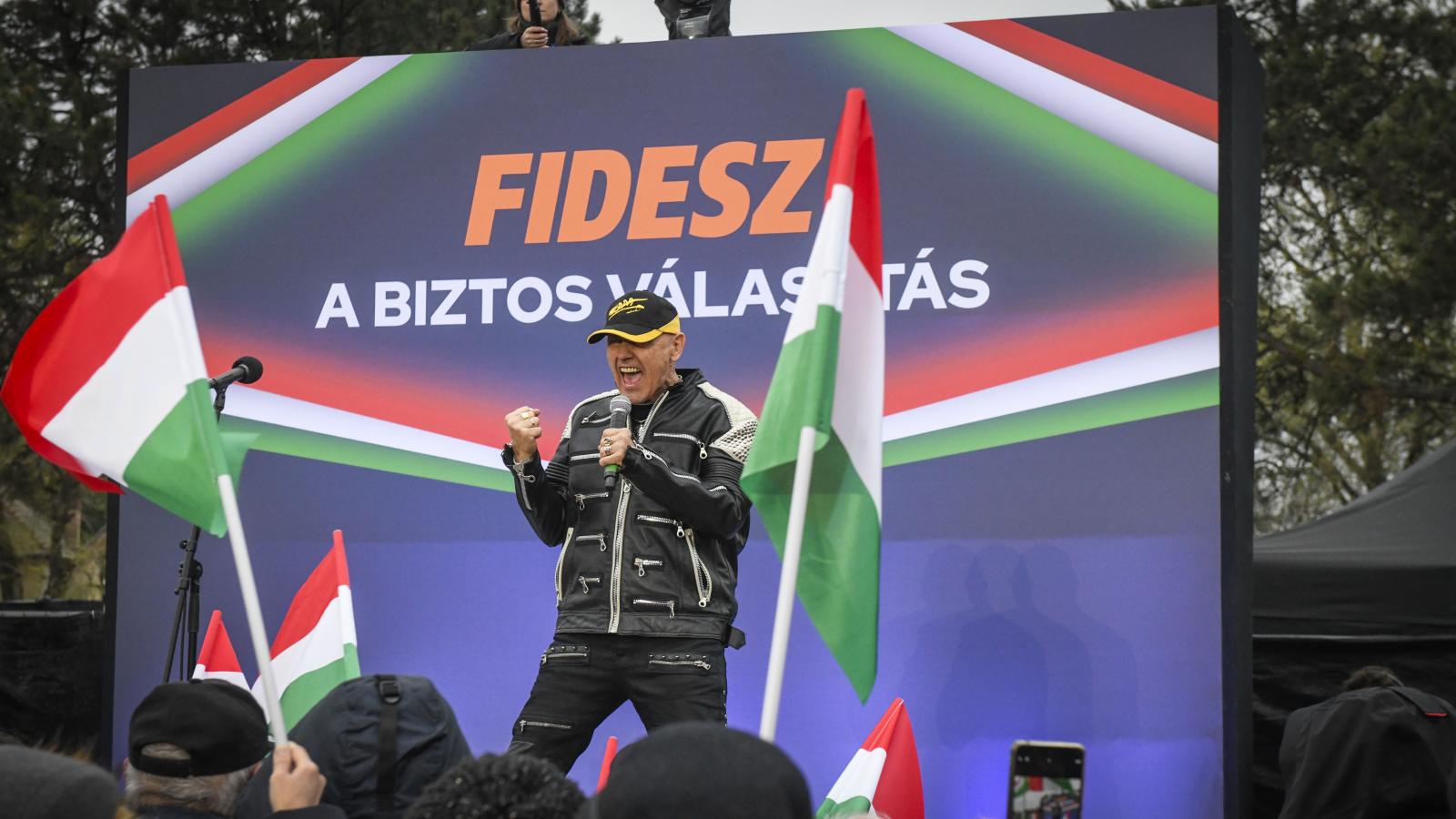 Márciusban Ócsán tartott lakossági fórumot Orbán Viktor, volt fellépő is: Pataky Attila