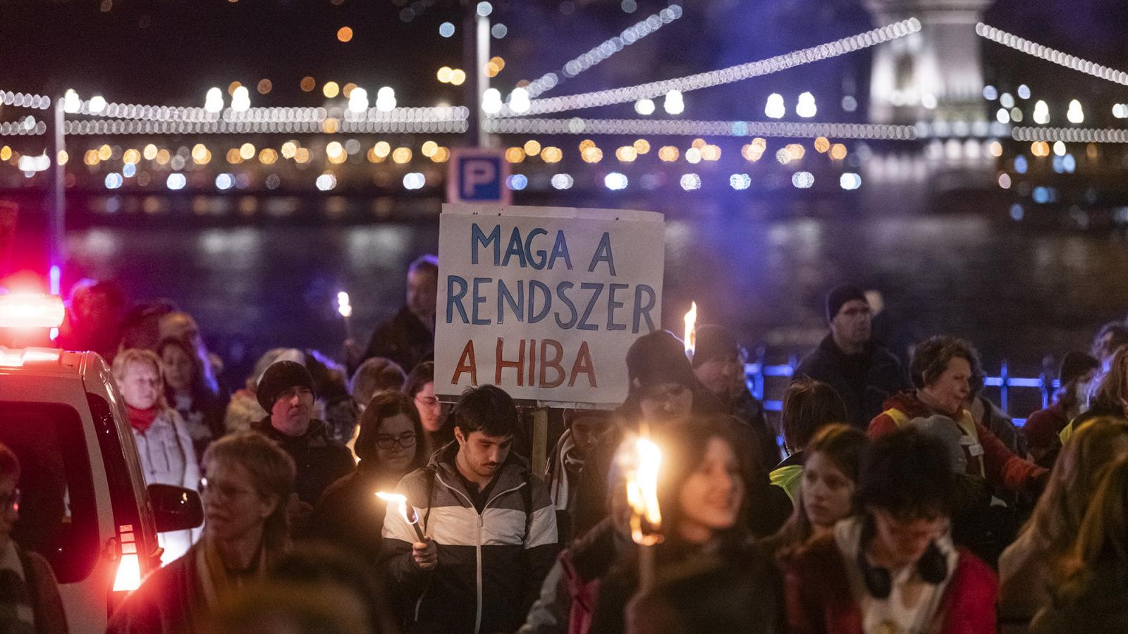 „Ennyi nem elég! El a kezekkel a gyermekektől!”. Tüntetés a gyermekvédelemért 2024. február 21-én