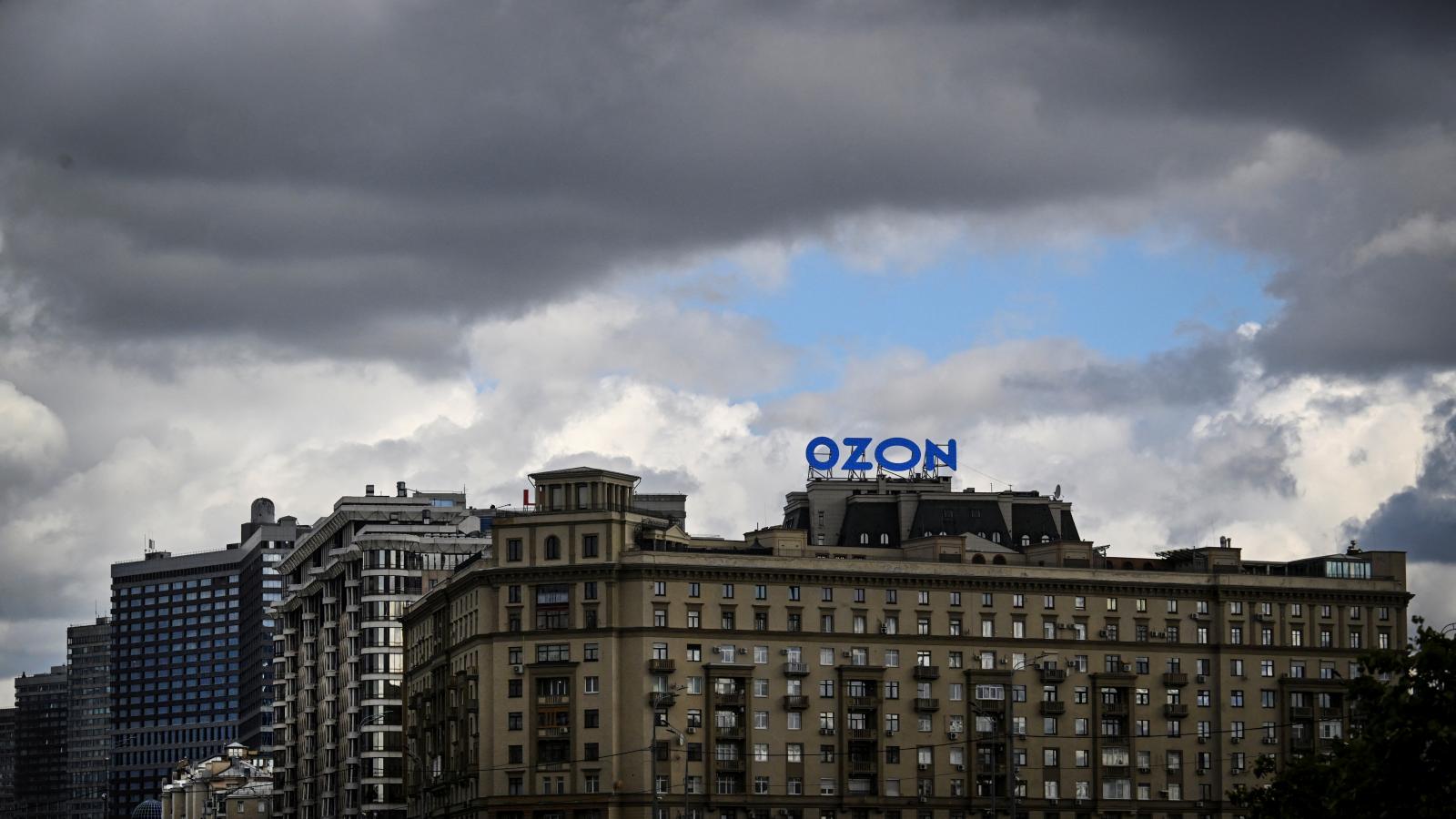 Illusztráció: Ozon-reklám Moszkvában augusztus 24-én