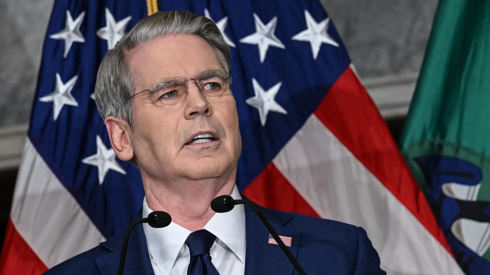 Scott Bessent amerikai pénzügyminiszter szerint az Iránt „pénzmosással” segítő szereplőket ki fogják zárni az amerikai pénzügyi rendszerből.