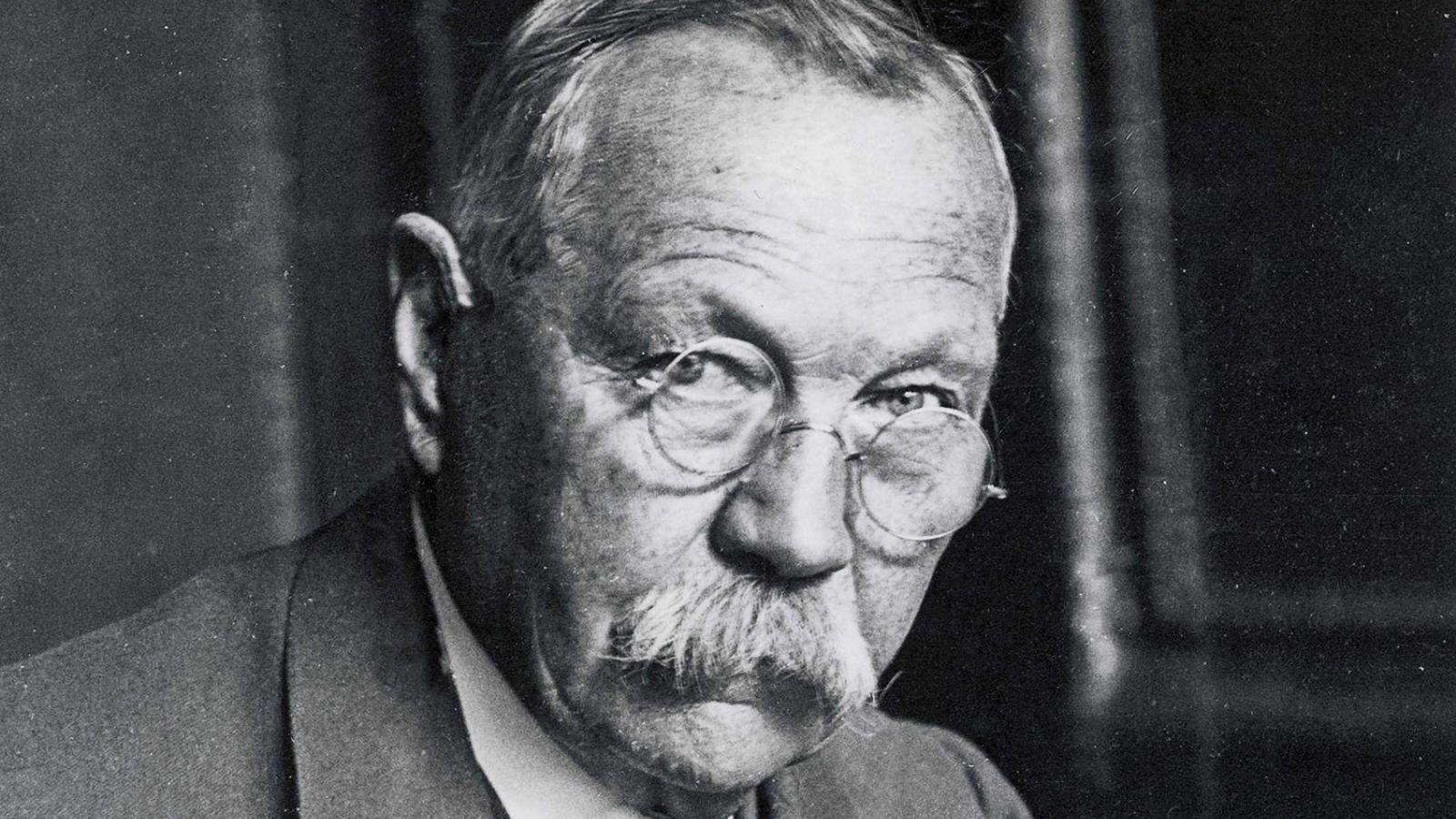 Arthur Conan Doyle, a Sherlock Holmes élete második felében a spiritizmus egyik legismertebb szószólója lett